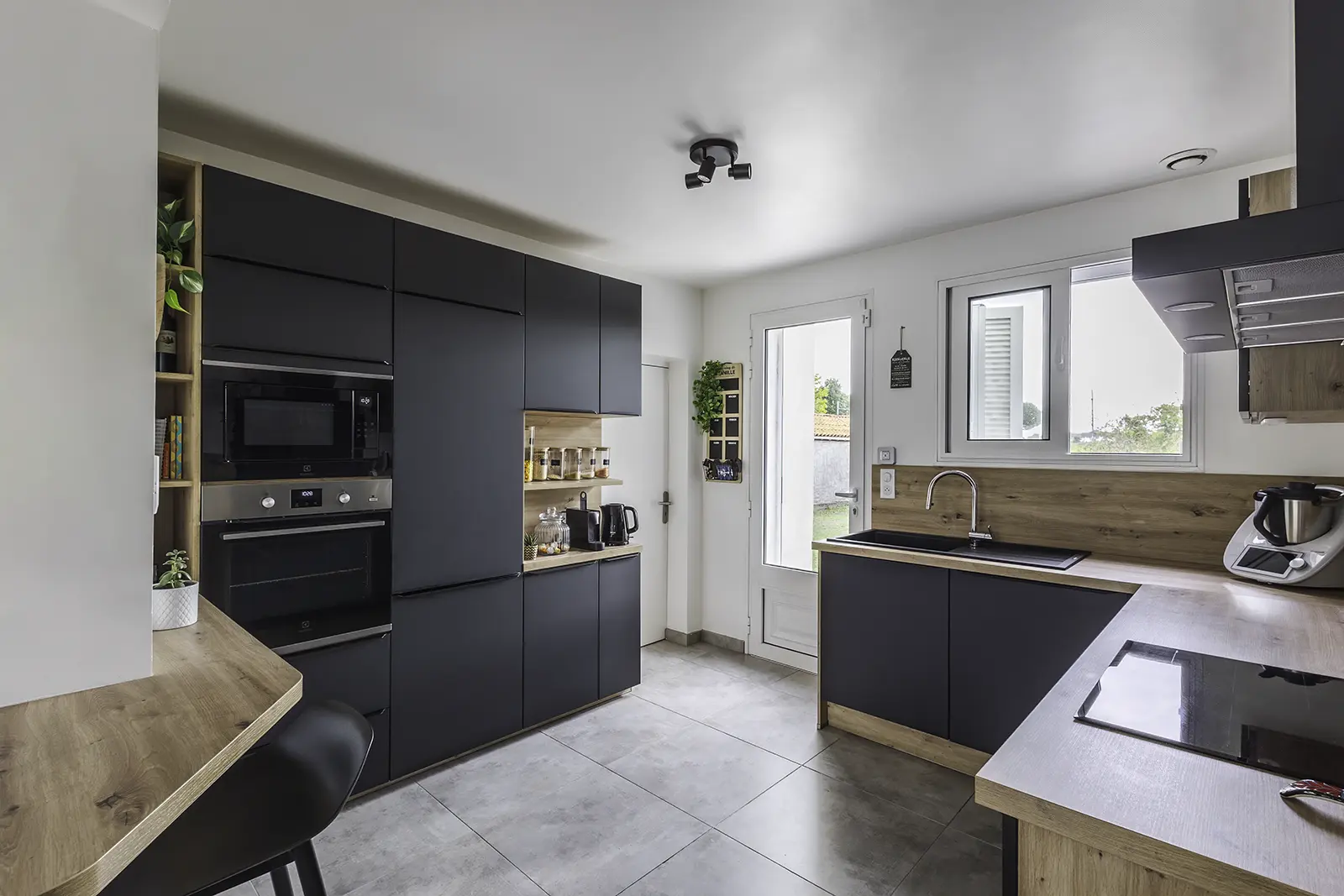 cuisine noire et bois libourne