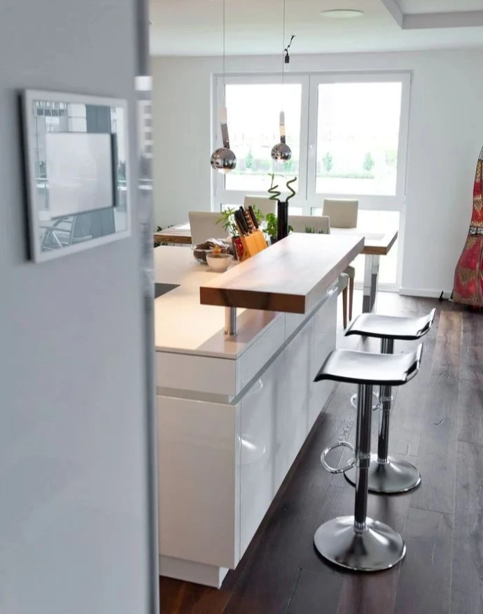 Cuisine installée dans un appartement rénové - chantier clé en main Cuizineo