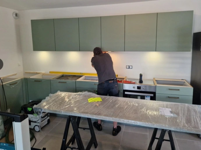 pose de cuisine en cours